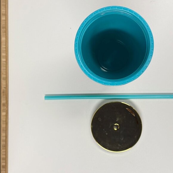 Lilly Pulitzer Acrylic Tumbler with Straw 24 oz Gold Lid EUC - Picture 7 of 7